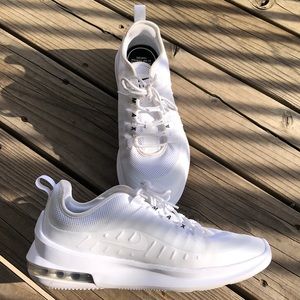 Nike Air Max Axis